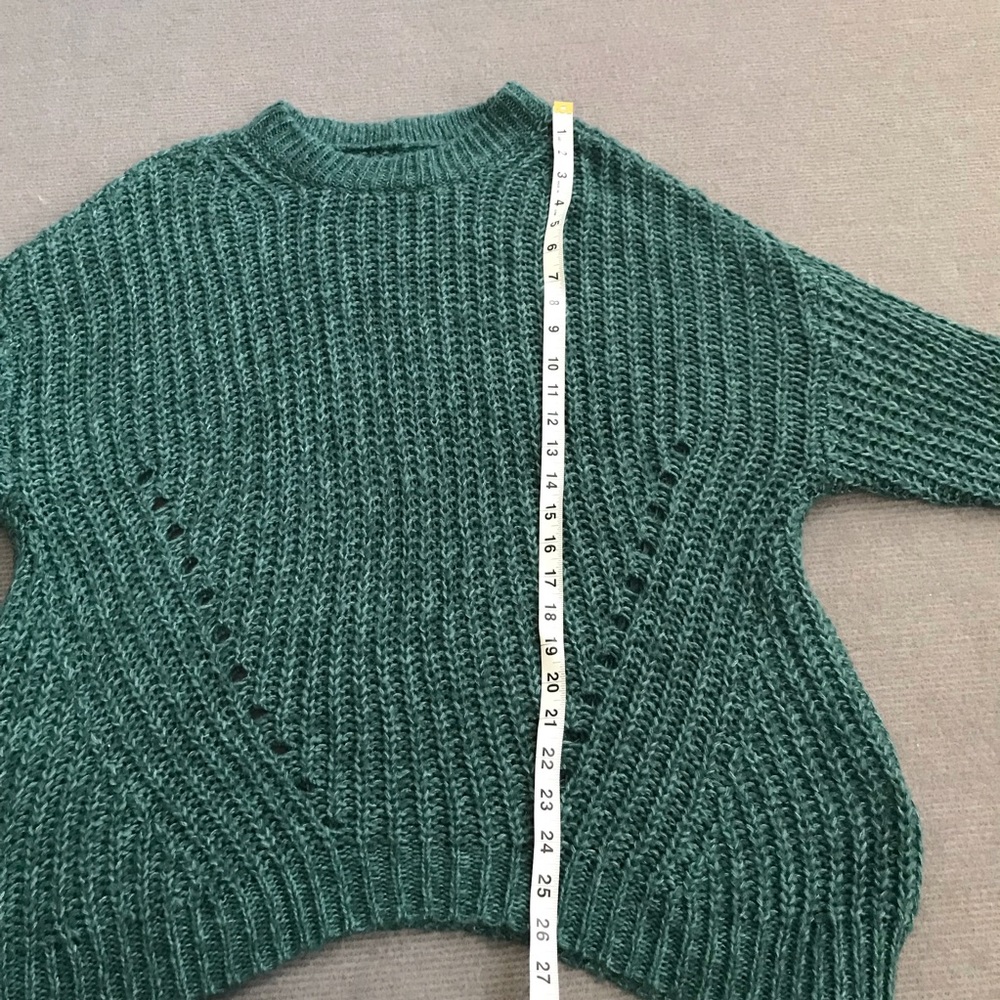 American Eagle chunky cable knit sweater size medium - Picture 3 of 6